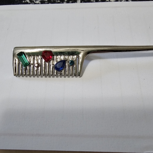 Accessories - Jeweled Silver-tone Decorative Comb - Red, Green, Blue Accents Brooche